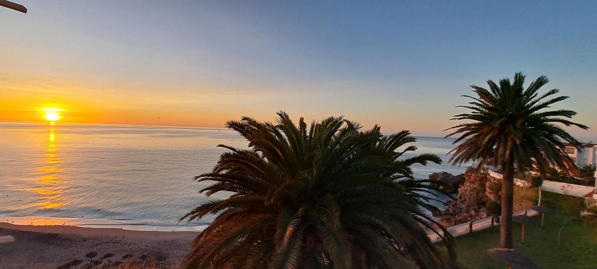 Apartamento Acapulco Playa Beautiful Seaview Nerja Exterior foto